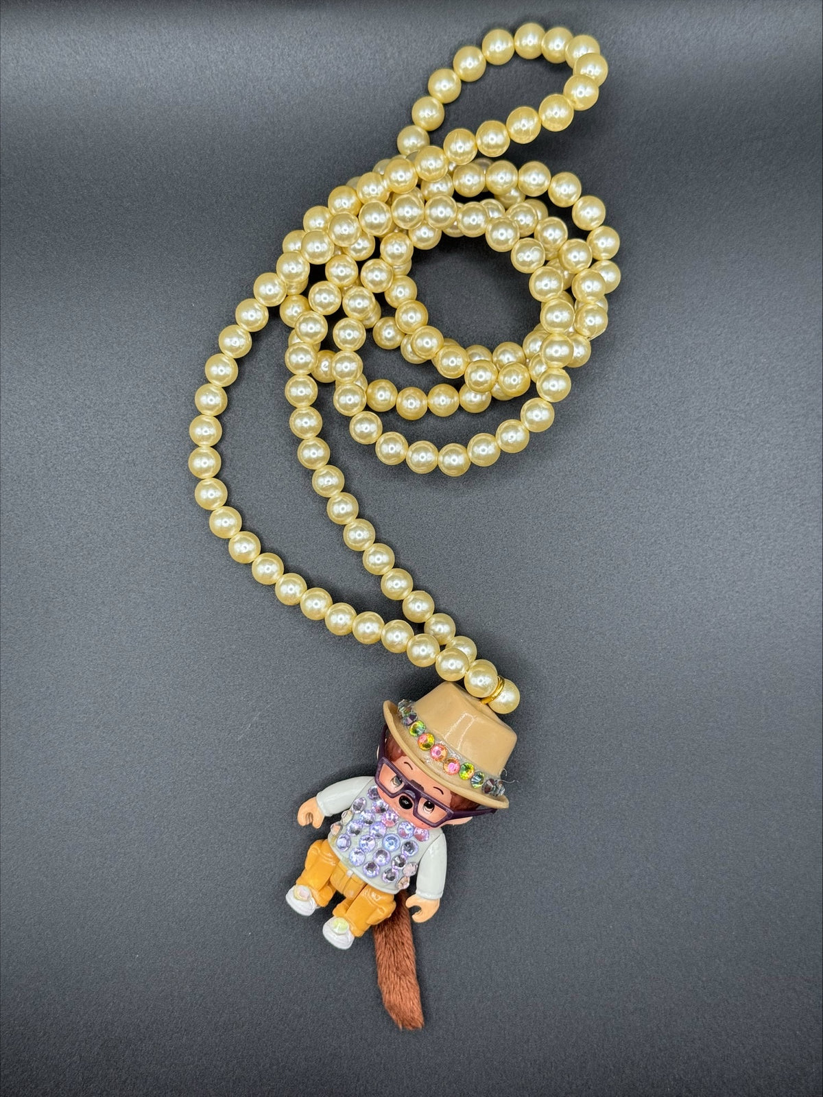 Collier personnage perles et strass (plusieurs modèles)