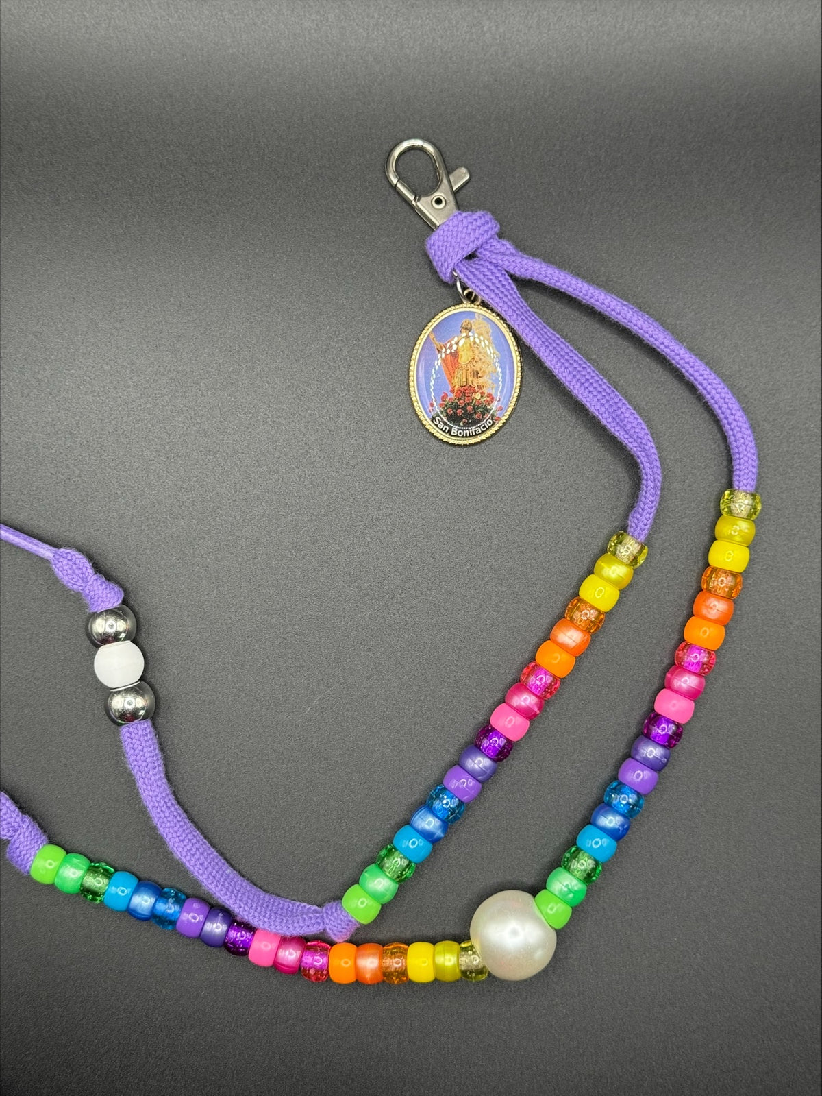 Porte-clés médaille et perles (plusieurs modèles)